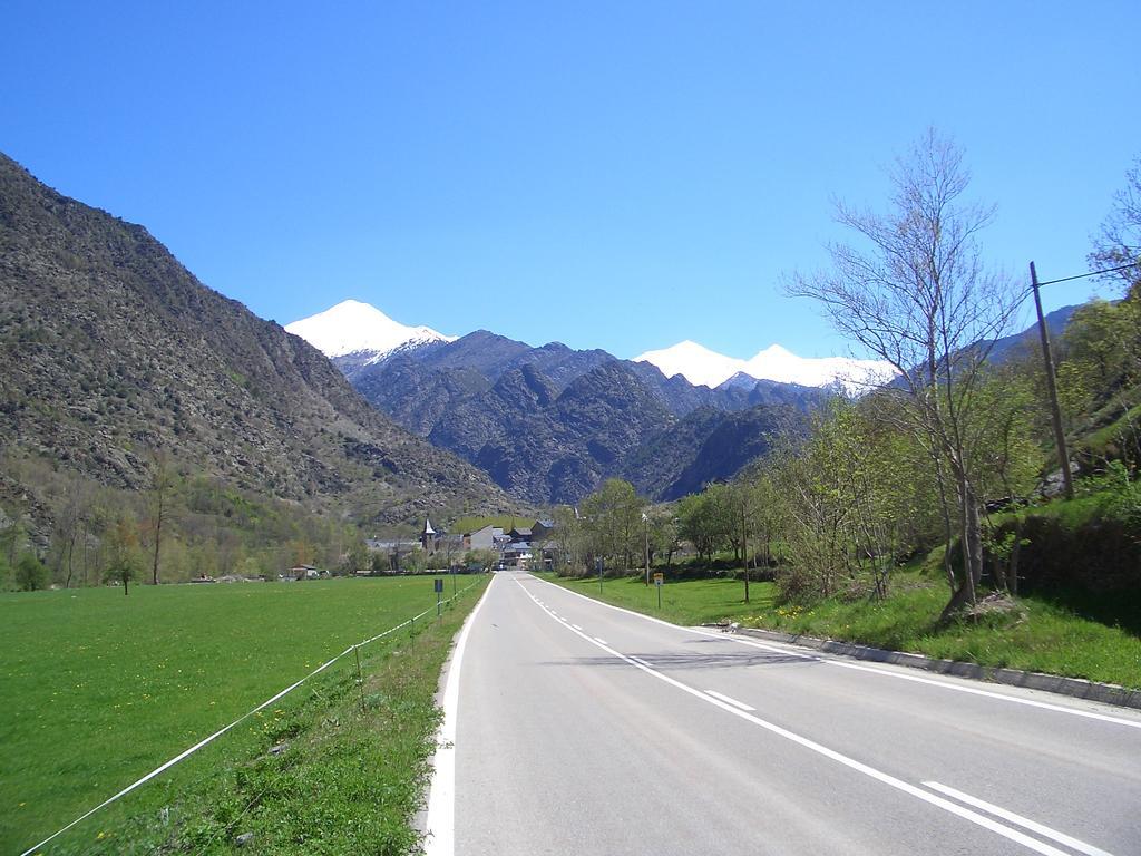 Apartaments Montana Alins Buitenkant foto