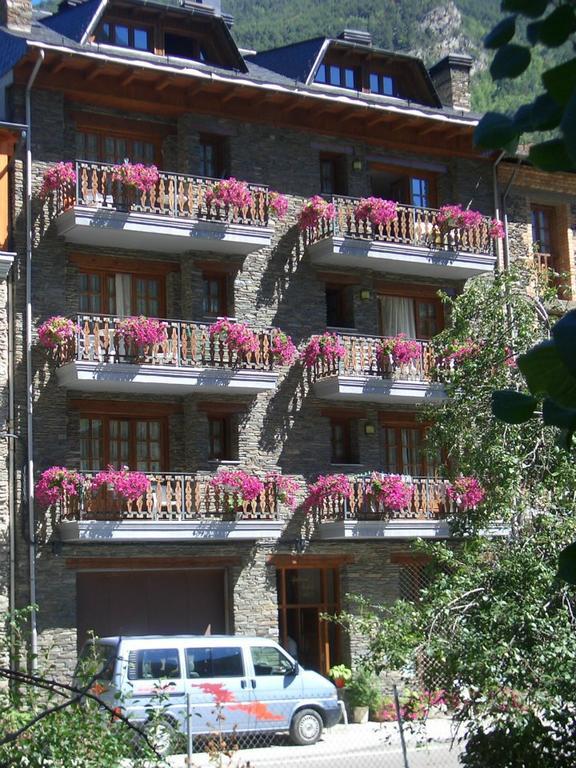 Apartaments Montana Alins Buitenkant foto